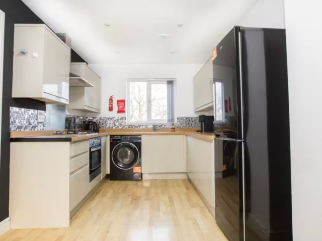 14 Sleeper House with Games Room image