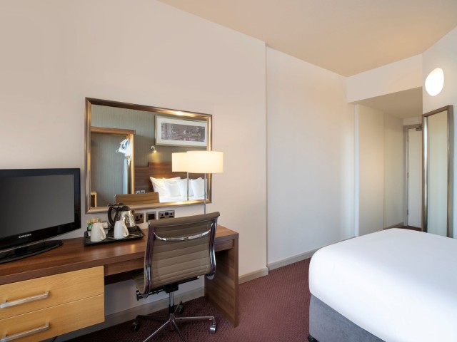 Leonardo Hotel Leeds image