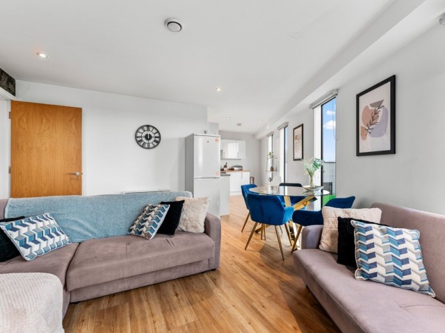 10 Sleeper Penthouse image