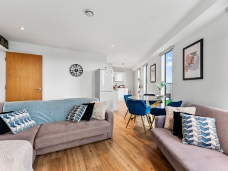 10 Sleeper Penthouse thumbnail