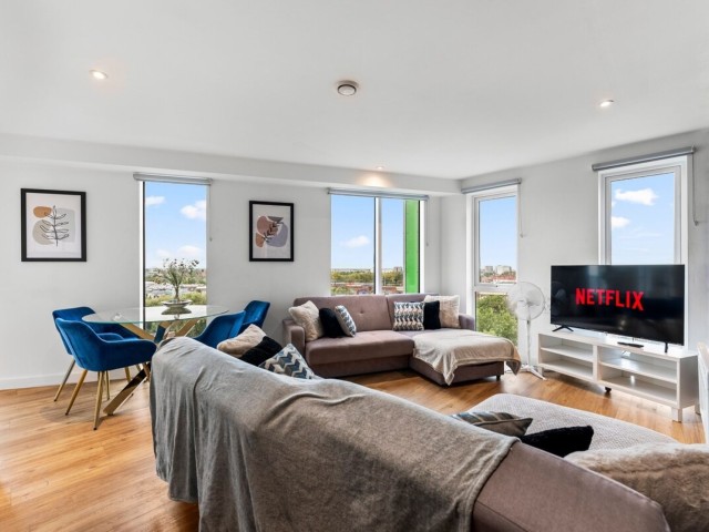 10 Sleeper Penthouse image