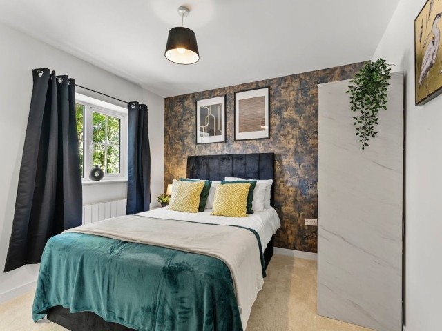 Nottingham House | Sleeps 15 image