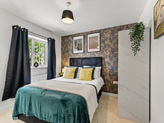 Nottingham House | Sleeps 15 thumbnail