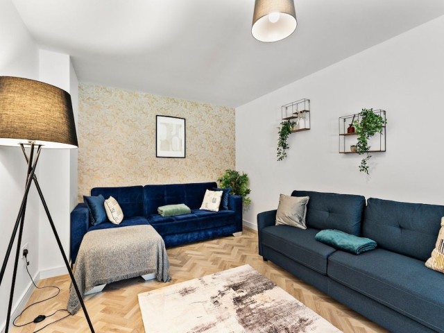 Nottingham House | Sleeps 15 image