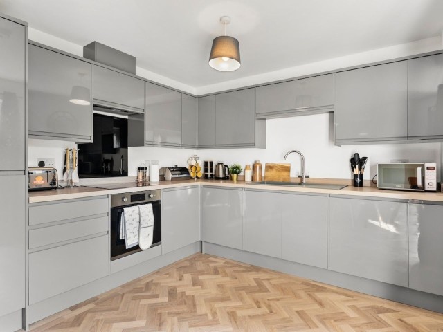 Nottingham House | Sleeps 15 image