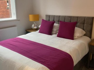 Large Riverside Apartment thumbnail