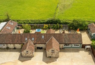 The Barn | Sleeping 24