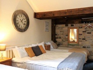 The Barn | Sleeping 24 thumbnail