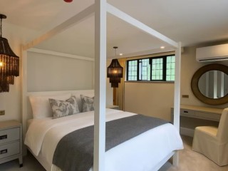 Luxury Hot Tub House | Sleeps 24 thumbnail