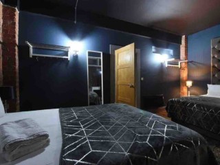 Luxury Townhouse with Hot Tub | Sleeps 23 thumbnail