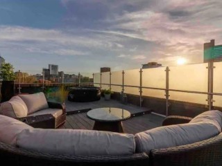 Luxury Townhouse with Hot Tub | Sleeps 23 thumbnail