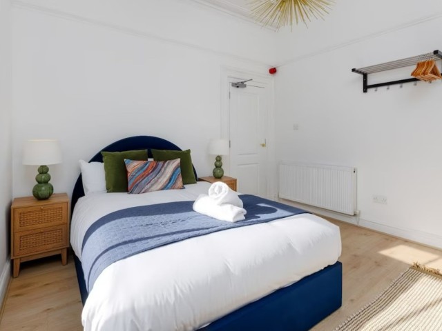 22 Sleeper House image