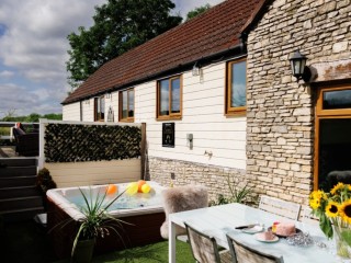 Somerset The Converted Barn | Sleeping 24 thumbnail