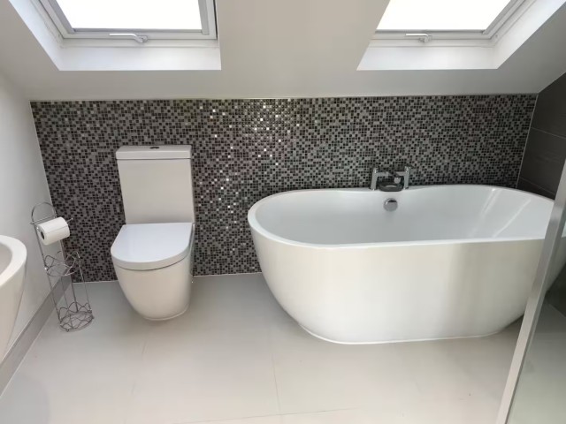 10 Sleeper House with Hot Tub image