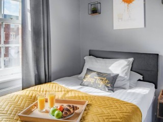 Chester 14 Sleeper Central Townhouse thumbnail