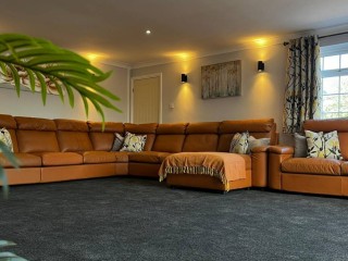 Chester Hot Tub House | Sleeps 25 thumbnail