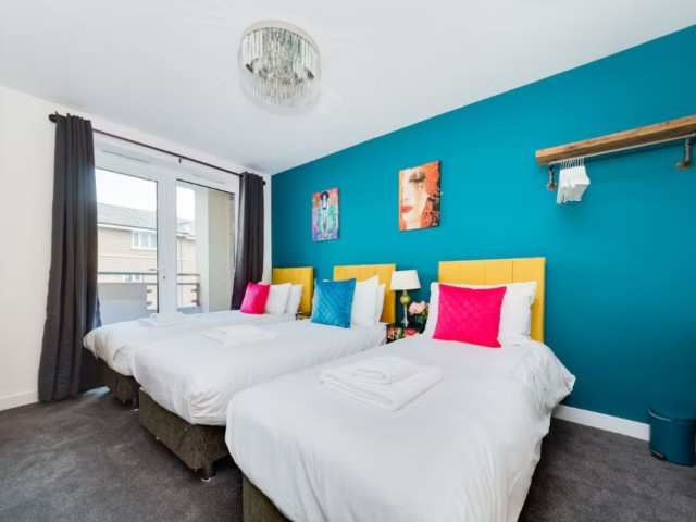 Brighton Gorgeous Townhouse | Sleeps 15 image