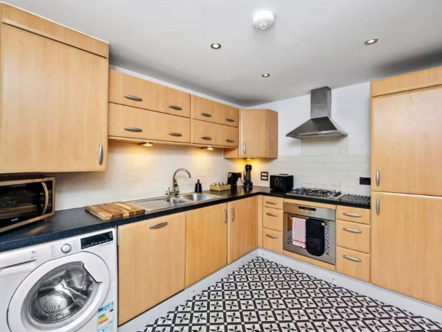 Brighton Scandi Townhouse | Sleeps 15 image