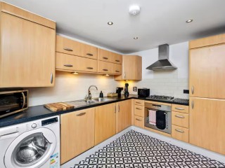 Brighton Scandi Townhouse | Sleeps 15 thumbnail