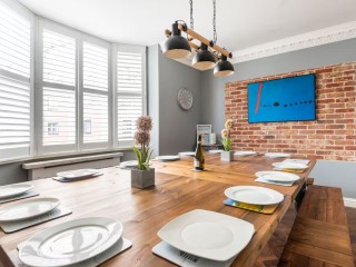 Brighton Seaview Townhouse | Sleeps 15 thumbnail