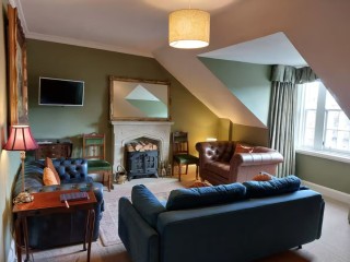Edinburgh Royal Mile Penthouse | Sleeps 16 thumbnail