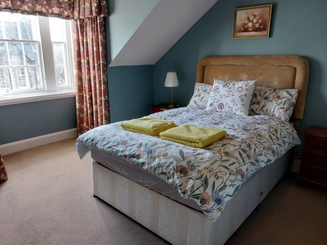 Edinburgh Royal Mile Penthouse | Sleeps 16 image