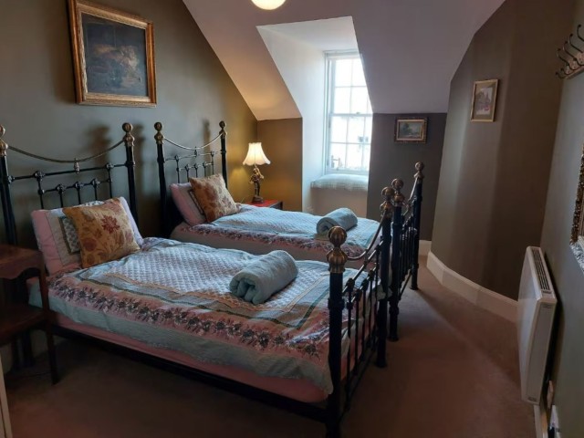 Edinburgh Royal Mile Penthouse | Sleeps 16 image