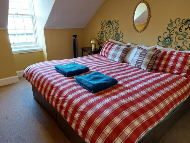 Edinburgh Royal Mile Penthouse | Sleeps 16 image