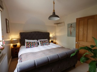 Bristol The Large House | Sleeping 25 thumbnail