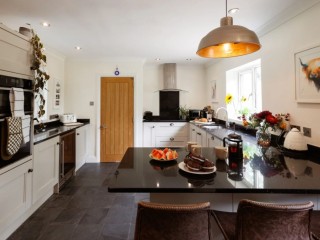 Bristol The Large House | Sleeping 25 thumbnail