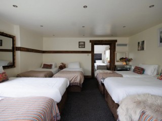 Bristol The Large House | Sleeping 25 thumbnail