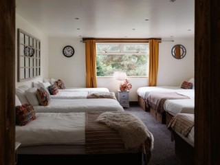 Bristol The Large House | Sleeping 25 thumbnail