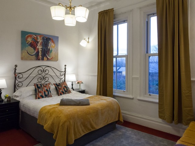 Manchester Large House | Sleeps 17 image