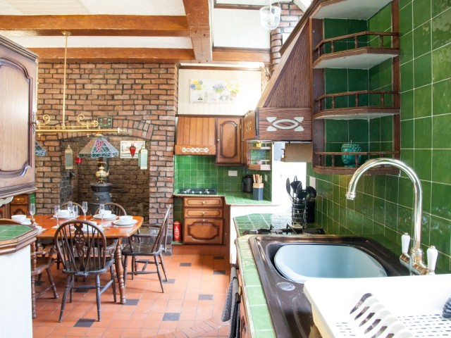 Manchester Large House | Sleeps 17 image