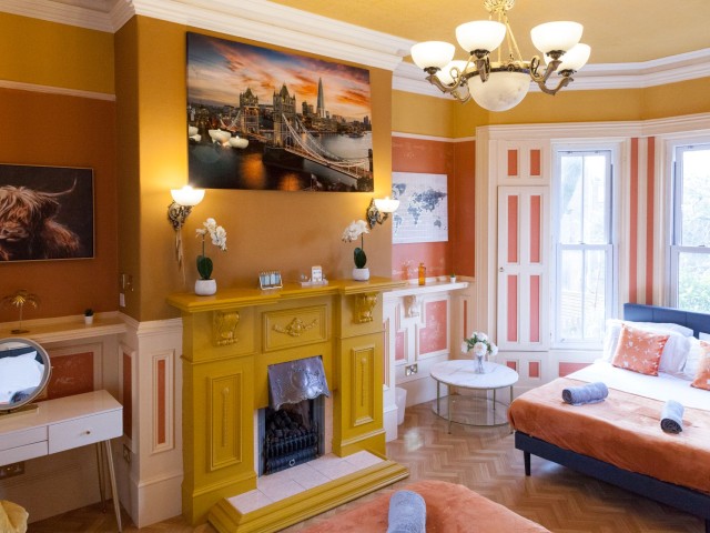 Manchester Large House | Sleeps 17 image