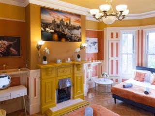 Manchester Large House | Sleeps 17 thumbnail