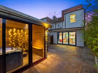 Bristol 8 Sleeper Hot Tub House thumbnail