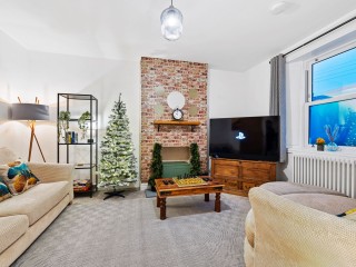 Bristol 8 Sleeper Hot Tub House thumbnail