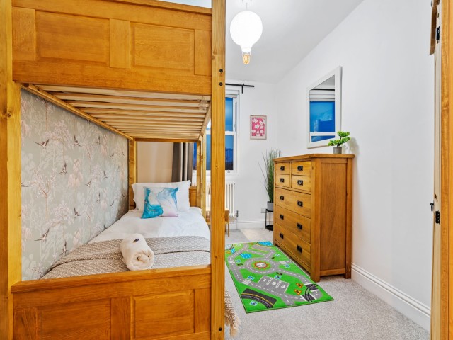 Bristol 8 Sleeper Hot Tub House image