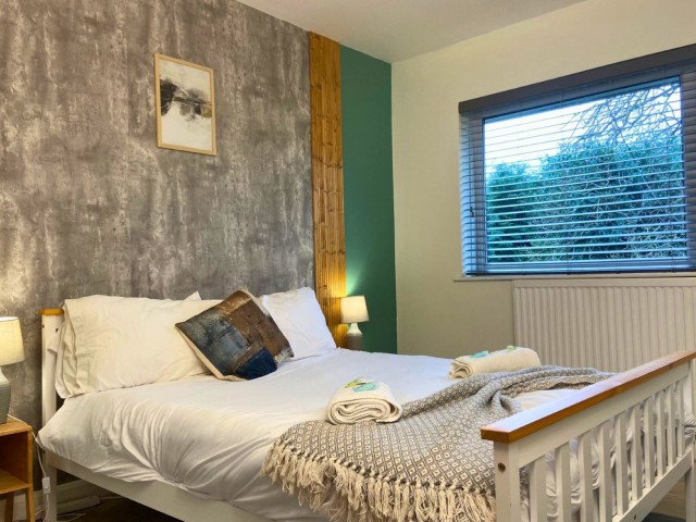 Leeds 14 Sleeper Hot Tub Cottage image