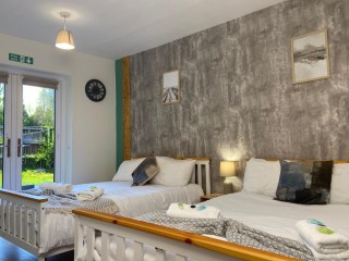 Leeds 14 Sleeper Hot Tub Cottage thumbnail