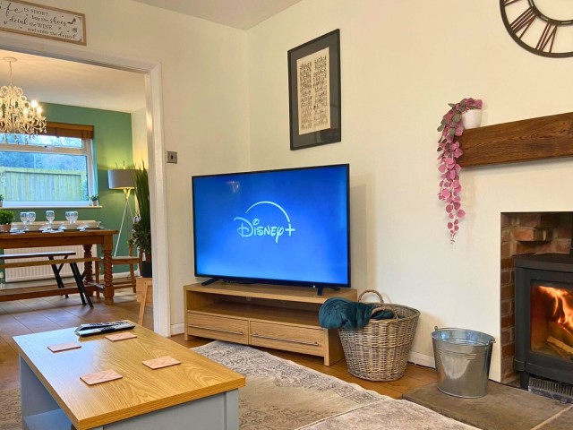 Leeds 14 Sleeper Hot Tub Cottage image