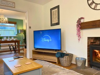 Leeds 14 Sleeper Hot Tub Cottage thumbnail