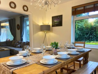 Leeds 14 Sleeper Hot Tub Cottage thumbnail