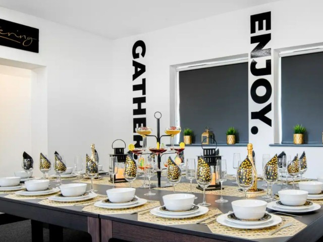 Leeds Hot Tub House | Sleeps 20 image