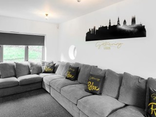 Leeds Hot Tub House | Sleeps 20 thumbnail