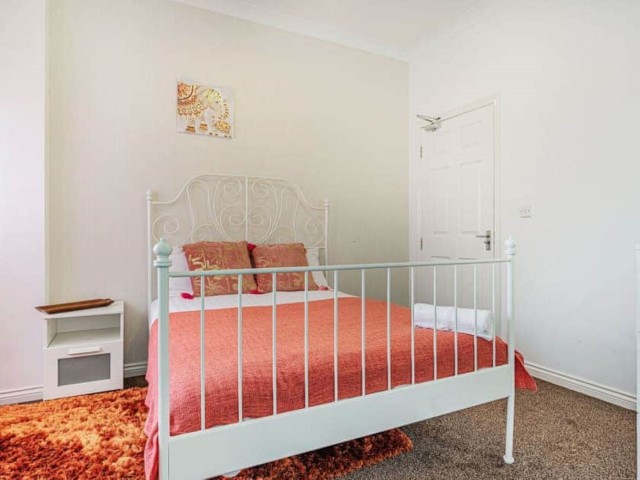 Newcastle House with Hot Tub | Sleeps 20 image