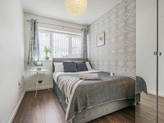 Newcastle House with Hot Tub | Sleeps 20 thumbnail