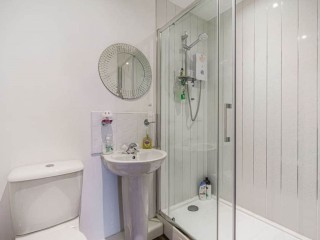 Newcastle House with Hot Tub | Sleeps 20 thumbnail