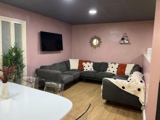 Newcastle city centre Apartment | Sleeps 20 thumbnail